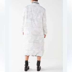 Nicopanda + UO Uptown Camo Maxi Puffer Jacket White with Mittens Size Medium